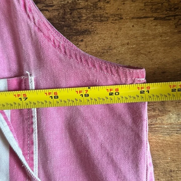 Pink Hooded Sleeveless Vest - Picture 3 of 4